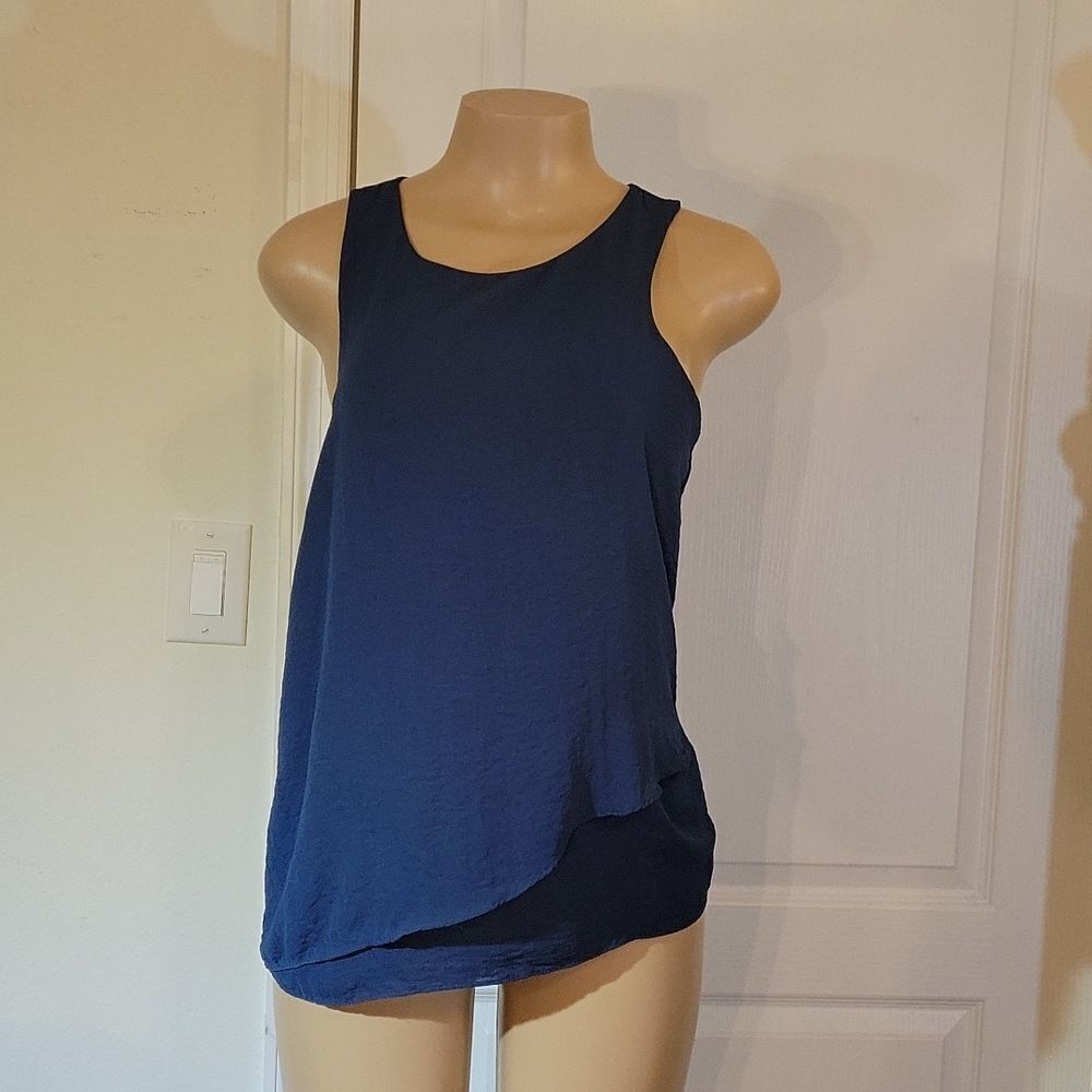 A.N.A NEW APPROACH SLEEVELESS ROUND NECKLINE ZIP CLOSURE TOP - Picture 10 of 15